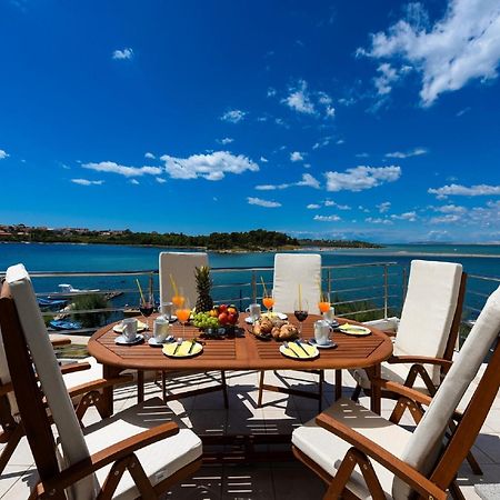 Modern Villa In Nin With Terrace Bagian luar foto