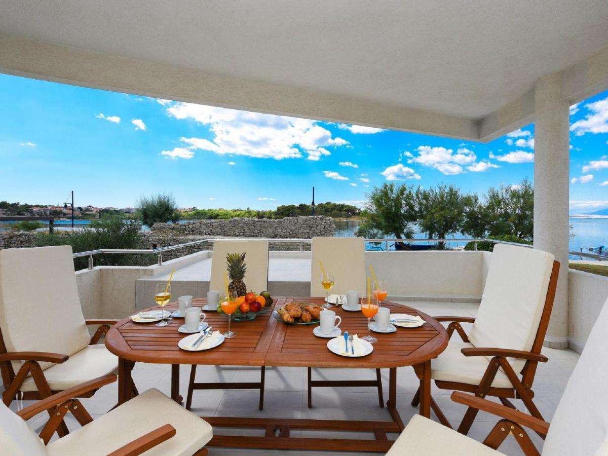 Modern Villa In Nin With Terrace Bagian luar foto