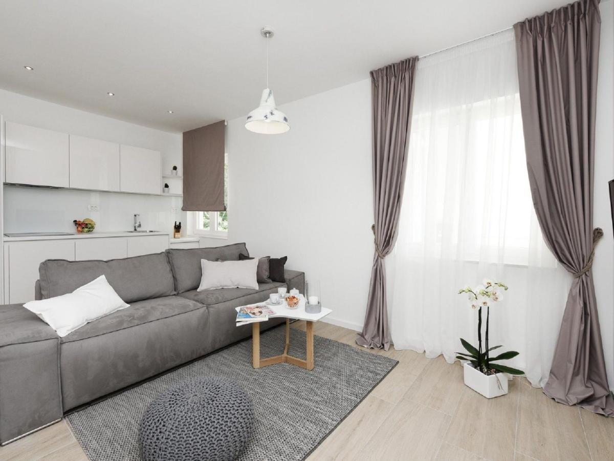 Modern Villa In Nin With Terrace Bagian luar foto