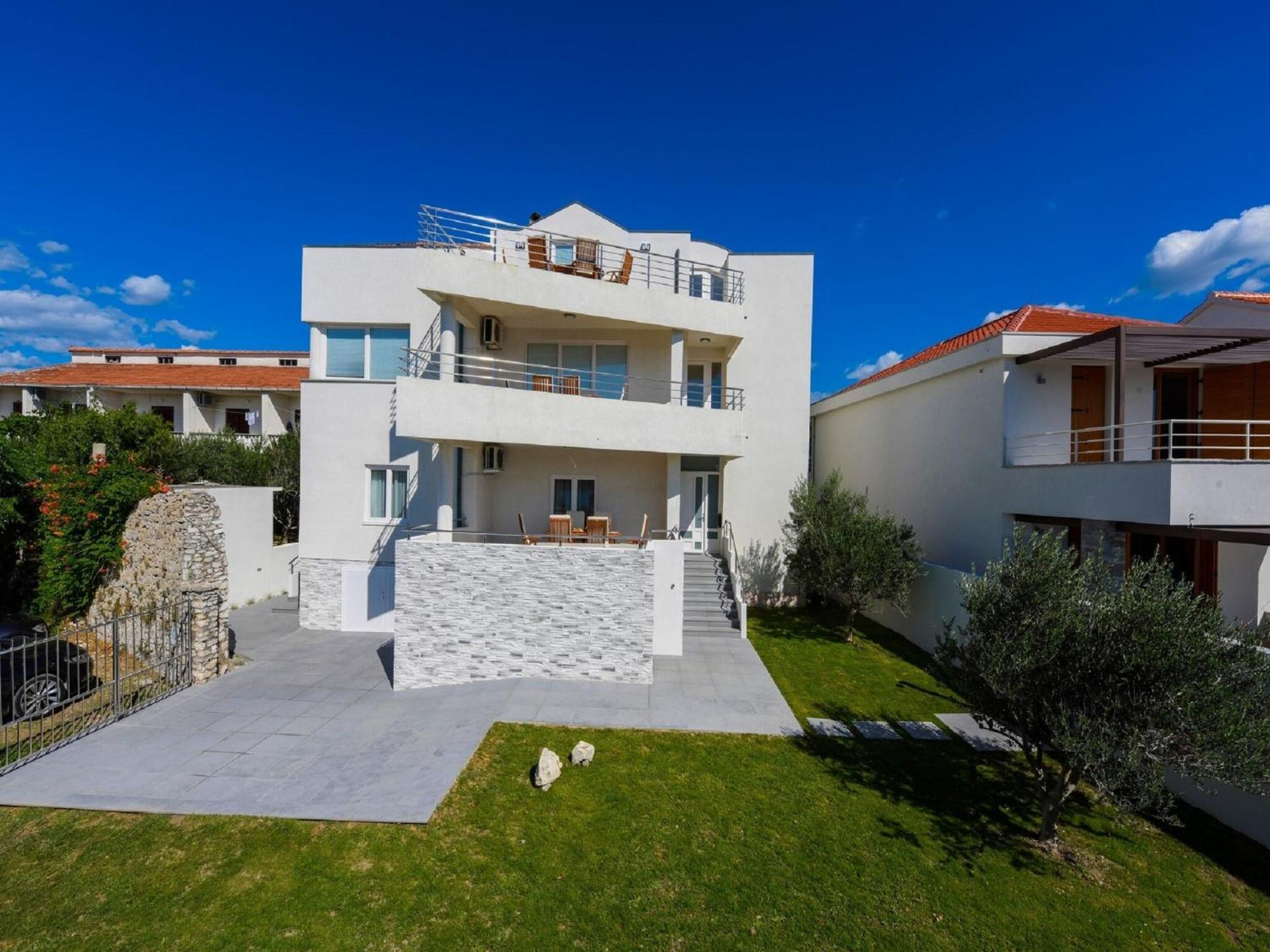 Modern Villa In Nin With Terrace Bagian luar foto