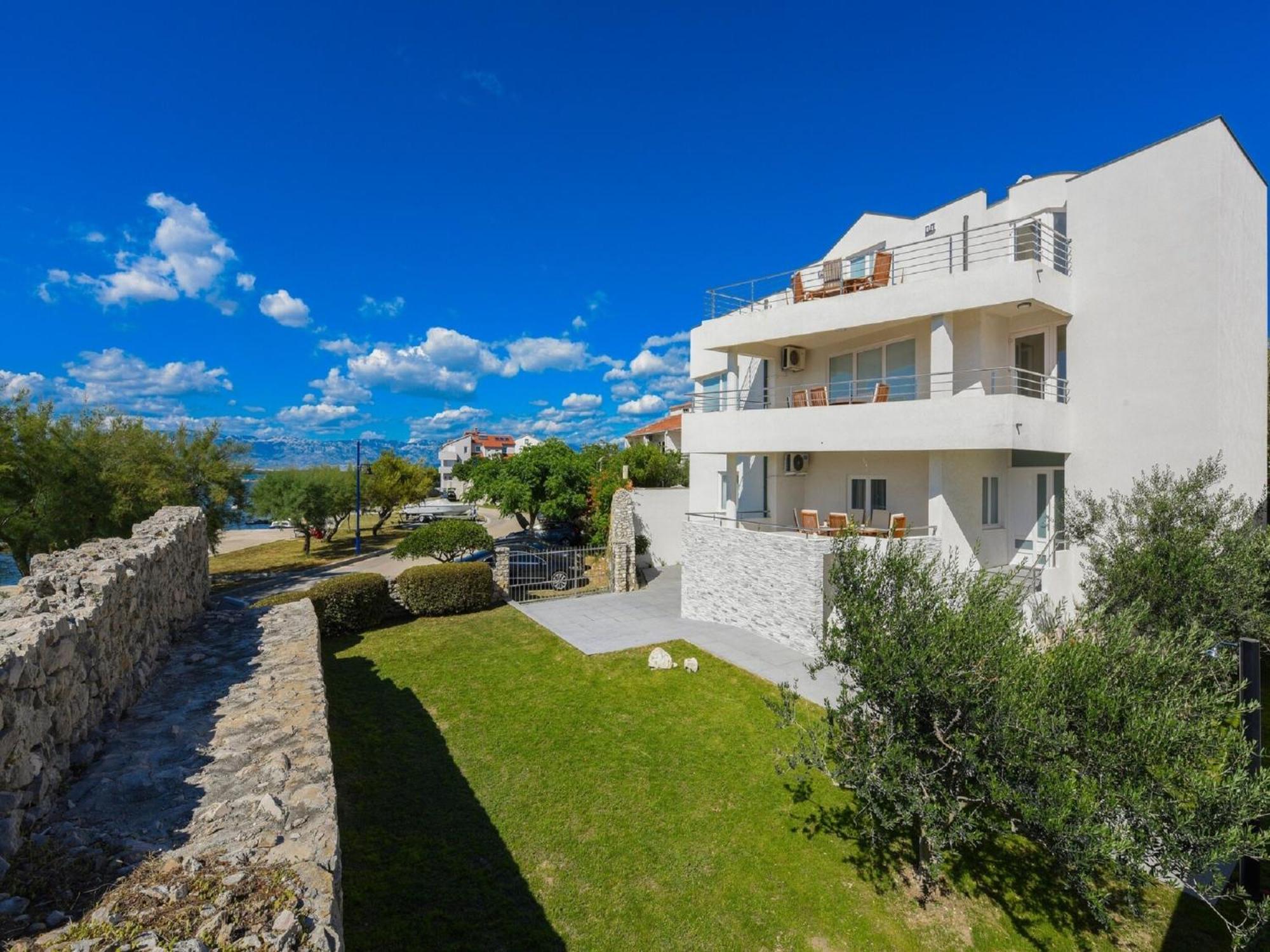 Modern Villa In Nin With Terrace Bagian luar foto