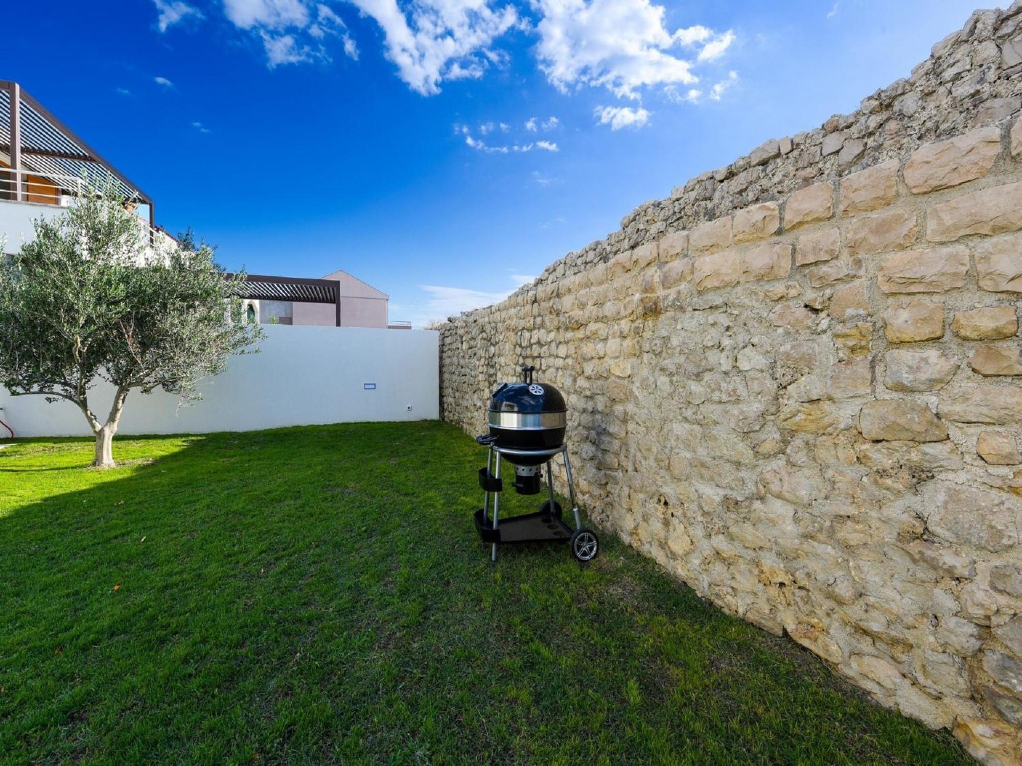 Modern Villa In Nin With Terrace Bagian luar foto