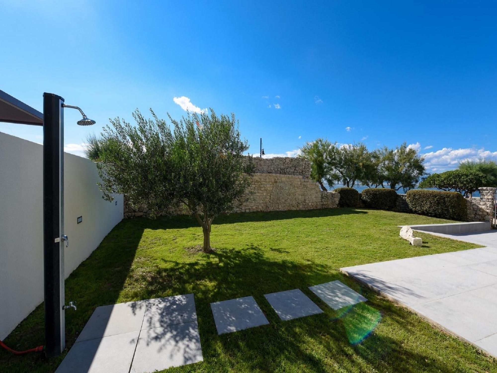 Modern Villa In Nin With Terrace Bagian luar foto